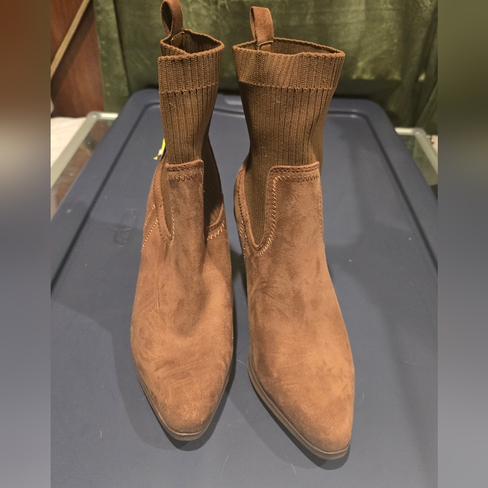 New boots size 8.5